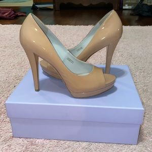 Vera wang tan stilettos, open toe